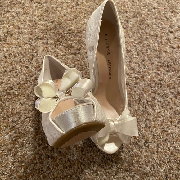Open toe Lace heels with bows - Picture 4 of 8